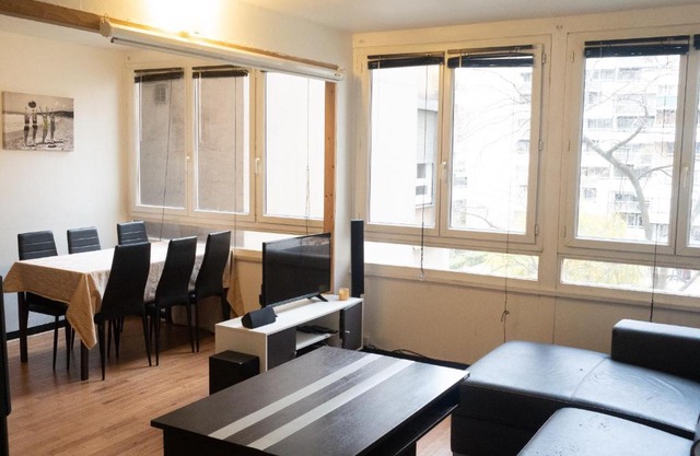 Family and bright apt in PARC DE LA VILLETTE