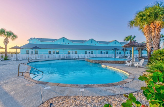 Family Escape | Heated Pool, Playground & Spacious Stay