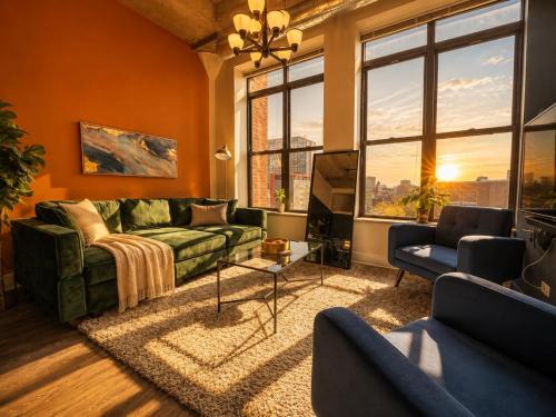 Family Friendly 2BR South Loop Suite with Optional Parking and Gym Access Sleeps up to 8 Near McCormick Place and Soldier Field
