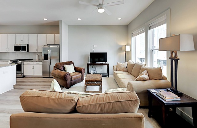 Family-Friendly Downtown Nashville Condo w/Rooftop Deck, W/D, Central AC, WiFi