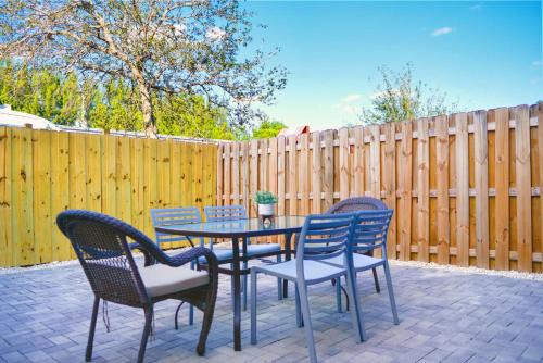 Family-Friendly Townhouse - Close to Beach