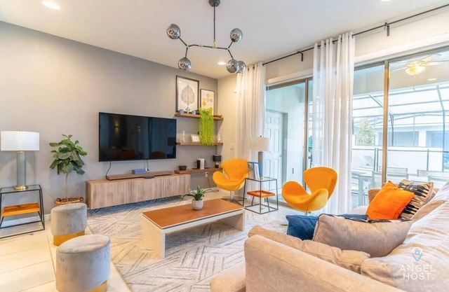 Family Fun! Lazy River, Pool & Disney 15 Min Away