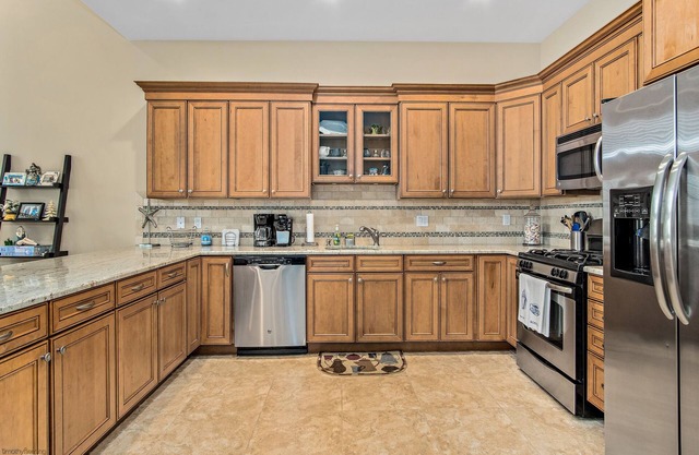 Fantastic 3 BR, 2 Bath Top-Floor Elevator Building Condo.