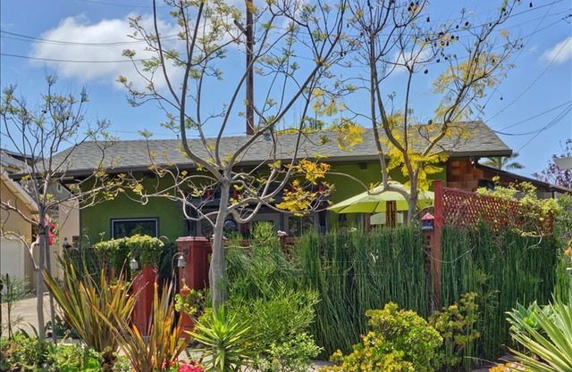 Featured on HGTV!! Artistic, Designer, walk to dinner, 5min beach, 10min dwntown