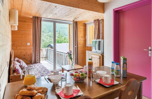 Fitness, swimming pool, terrace, balcony, parking, tv, ski locker, 53m², Cauterets