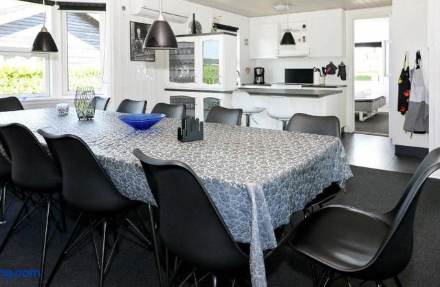Five-Bedroom Holiday home in Hadsund 1