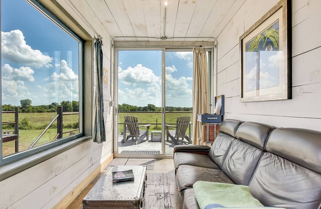 Flophouze Shipping Container Hotel Houze 
