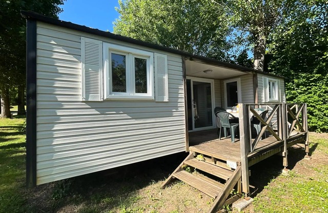 Flower Camping Le Tiradou * - Mobil-Home Standard Hergo 30m2 (2 bedrooms) + 2 bathrooms + Terrace 9m2 4 people