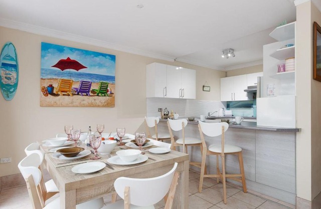 Leonard Avenue Townhouse Air Con 