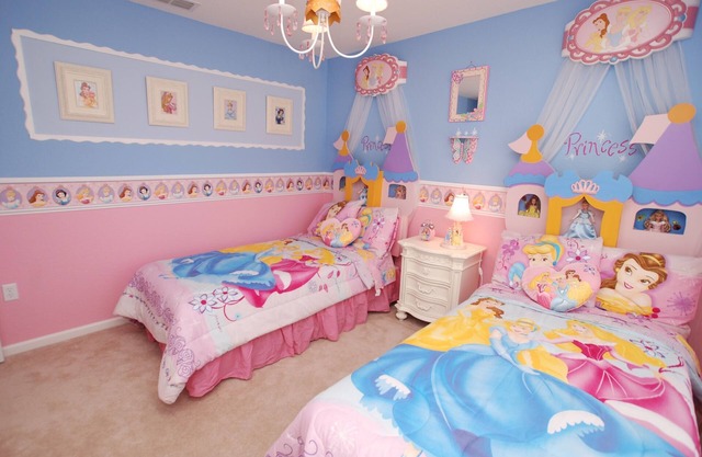 Free Water Park-Walk to Clubhouse-6BR Disney Home-Sleeps 15-Private Pool & Spa