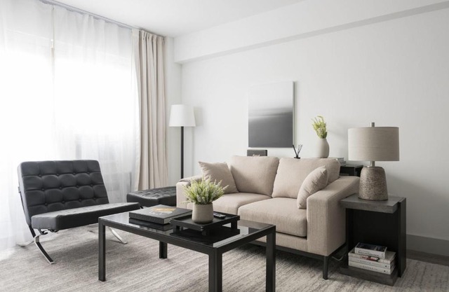 FRONTDESK Modern 1 BR Apt by Forest Park