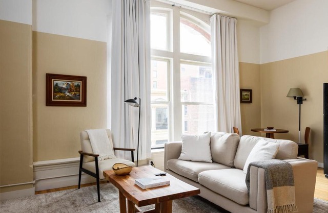 FRONTDESK Spacious Downtown 1 BR Apt