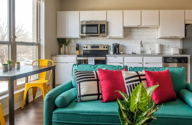 Frontdesk | Stylish 1BR Apt Near Theater