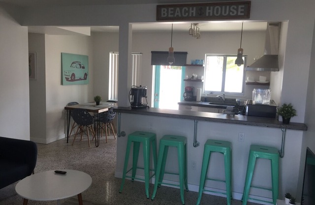 Fully renovated one bedroom apartment a minute away from Lido Beach.