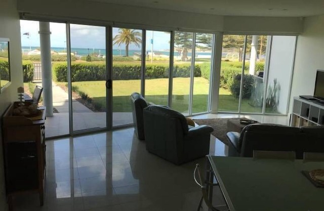 Esplanade Victor Harbor 