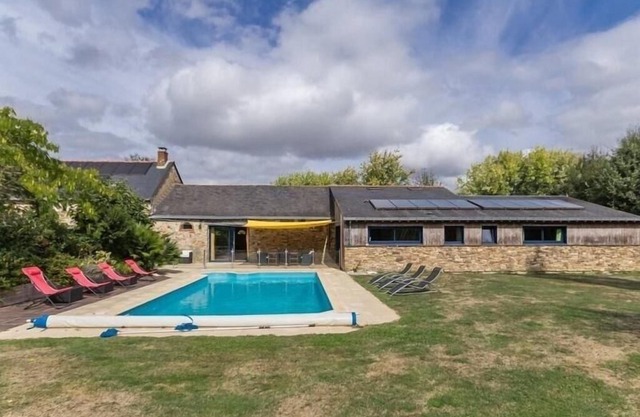 Gite Nort-sur-Erdre, 5 bedrooms, 14 persons