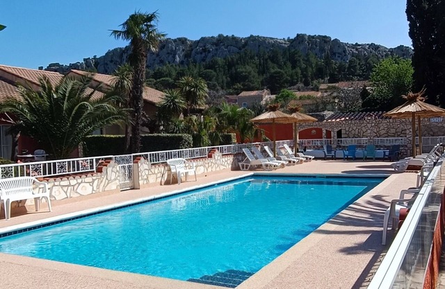 Gitelacapelle with 2 swimming pool bedrooms, 10mm from wild beaches, tropical setting .