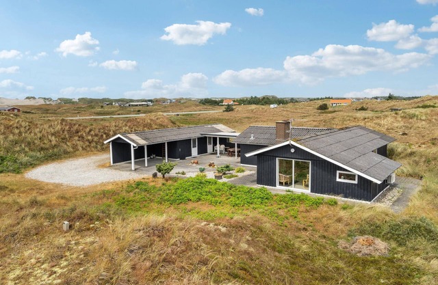 Gorgeous home in Hvide Sande with sauna