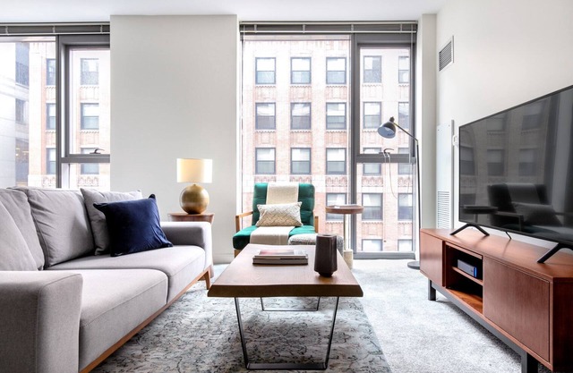 Gorgeous Loop 1BR w/Pool, Gym, nr. Financial District, by Blueground