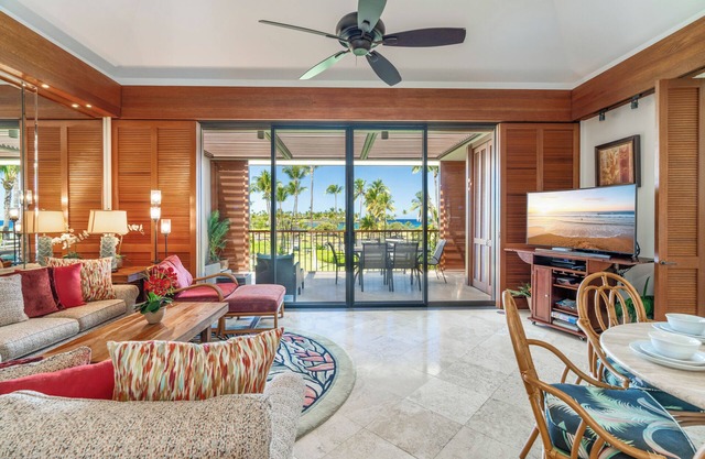 Gorgeous Oceanfront Terrace Condo - Near Beach Club!