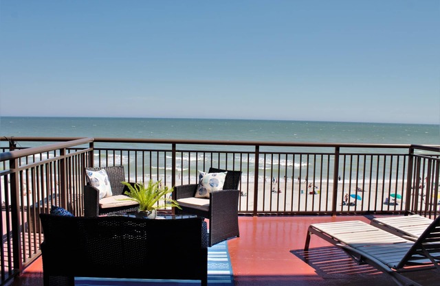 GORGEOUS VIEW OCEANFRONT CONDO W/HUGE SUNDECK BALCONY