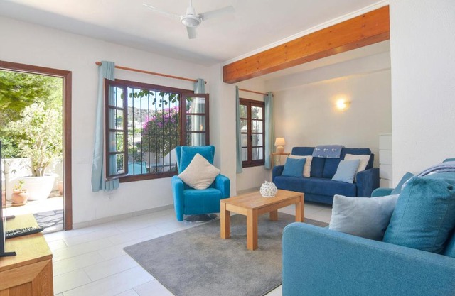 Graham Holiday Rentals - El Portet