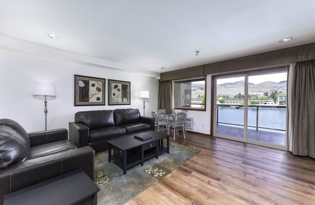 Grandview 632 Waterfront condo on Lake Chelan