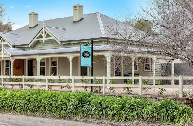 Grandview Accommodation - The Flaxley Apartments