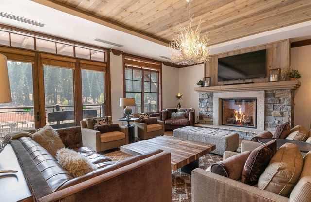Horn Lodge Truckee 