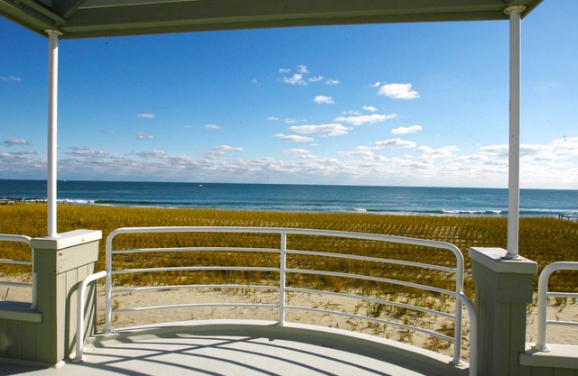 Great Oceanfront House In Harvey Cedars -Great Beach And Close To All Amenities
