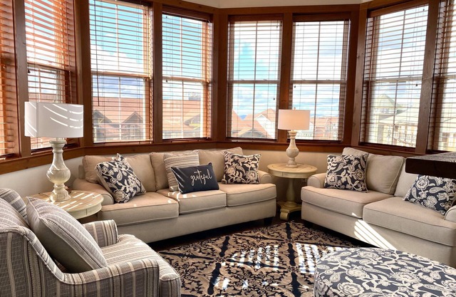Great Top Floor View. Totally remodeled 2020. Under AS clock. In Village.