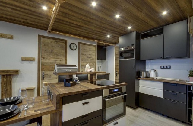 Ground floor, balcony, tv, ski locker, 38m², Val d'Isère