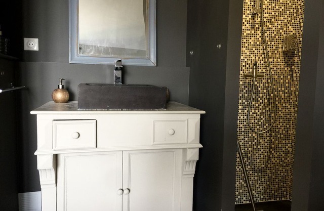 Guest house "The house near the fountain" Saignon -Chambre Charlotte