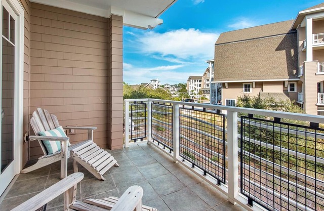 Gulf Front Condo! Gourmet Kitchen!