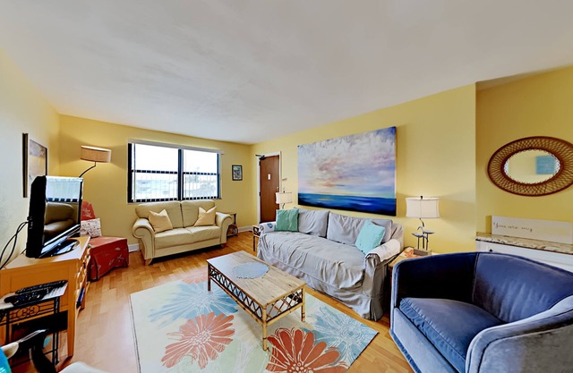 Gulf Winds 1505 — Updated Tile Floors & Room for Everyone