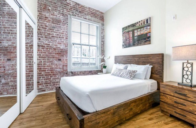 Hotel ∙ Gorgeous condo in Merchant Lofts by Hosteeva