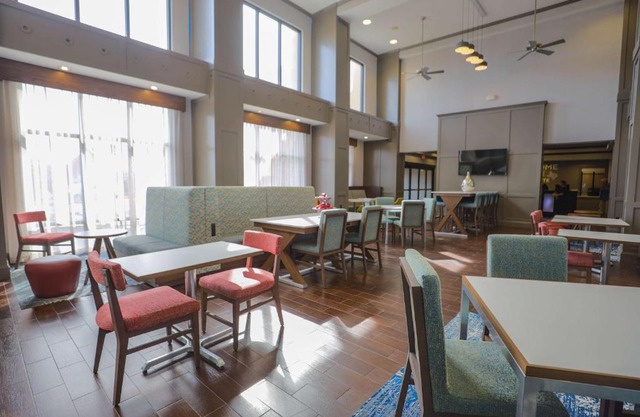Hampton Inn Suites Bay City 