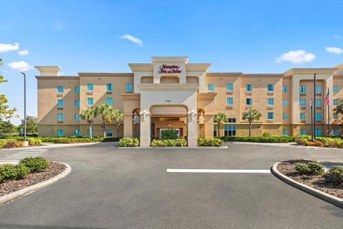 Hampton Inn Suites Port 