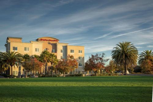 Hampton Inn Suites Suisun City Waterfront 