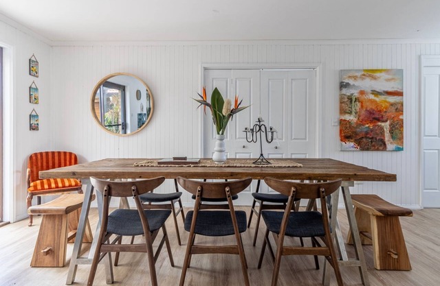 Have fun at Pop's in Berrara!