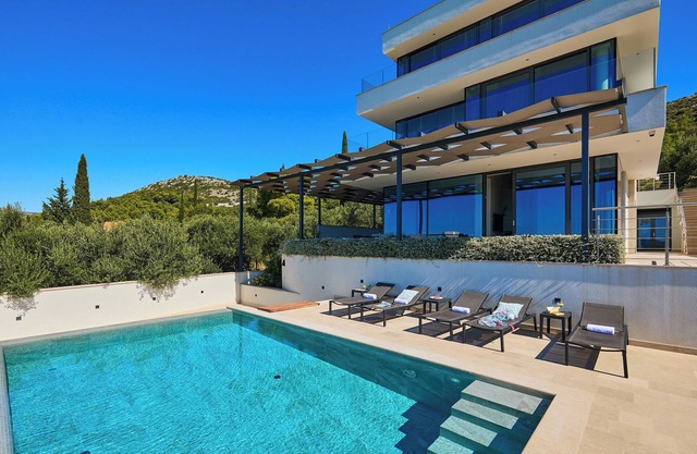 Hedera Estate Villa 