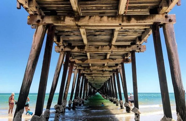 Hello Henley Beach - Beachside apartment