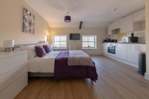 Hereford City Centre - Isabella House, Aparthotel - Modern Apartments In The Heart of The City - Hosted by RENTMYHOUSE