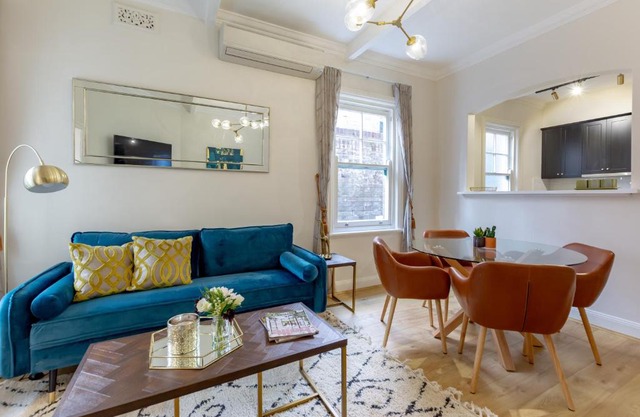 Heritage Townhouse Near Harbour Bridge