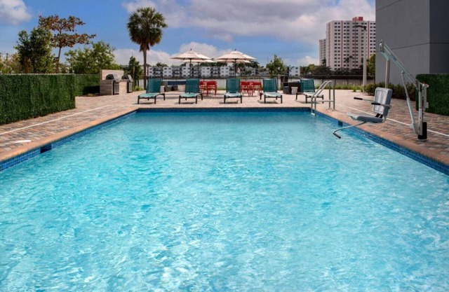Hidden Gem! 3 Awesome Units, Pets Allowed and On-site Pool, Near Bayfront Park!