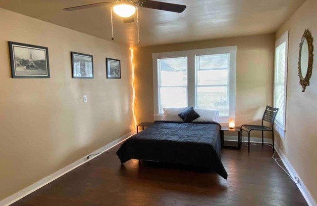 *Historic Downtown* 1 Mile From It All!
