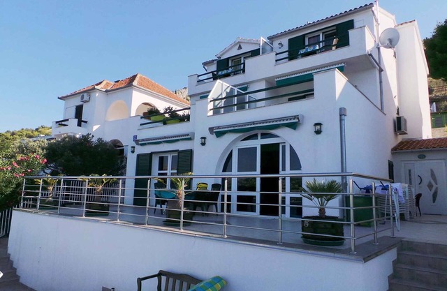 Holiday The Sea Terrace 