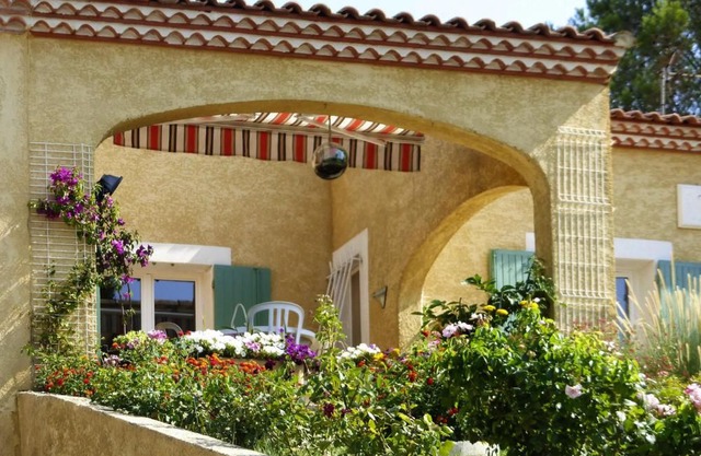 Holiday flat, Bellegarde in Gard - 3 persons, 1 bedroom