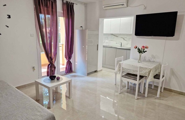 Holiday flat modernly furnished only 300 m from the sea