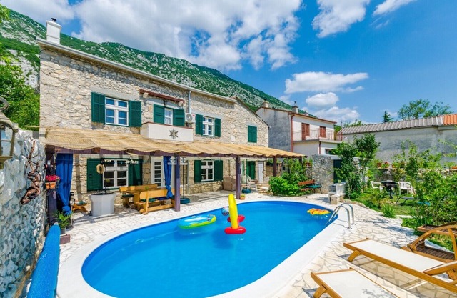 Holiday house Drivenik for 2 - 7 persons with 2 bedrooms - Holiday home